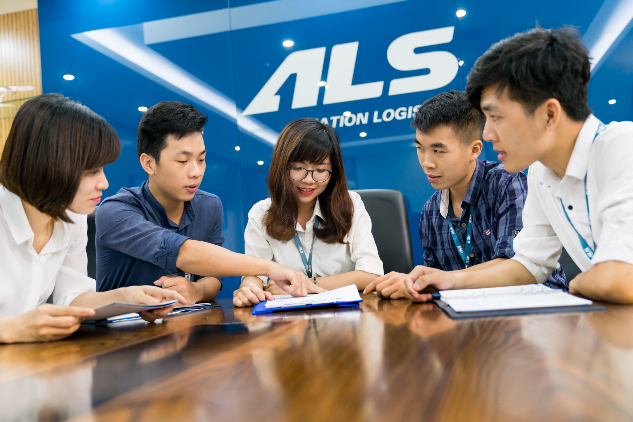 Office Hanoi Corporate Photographer